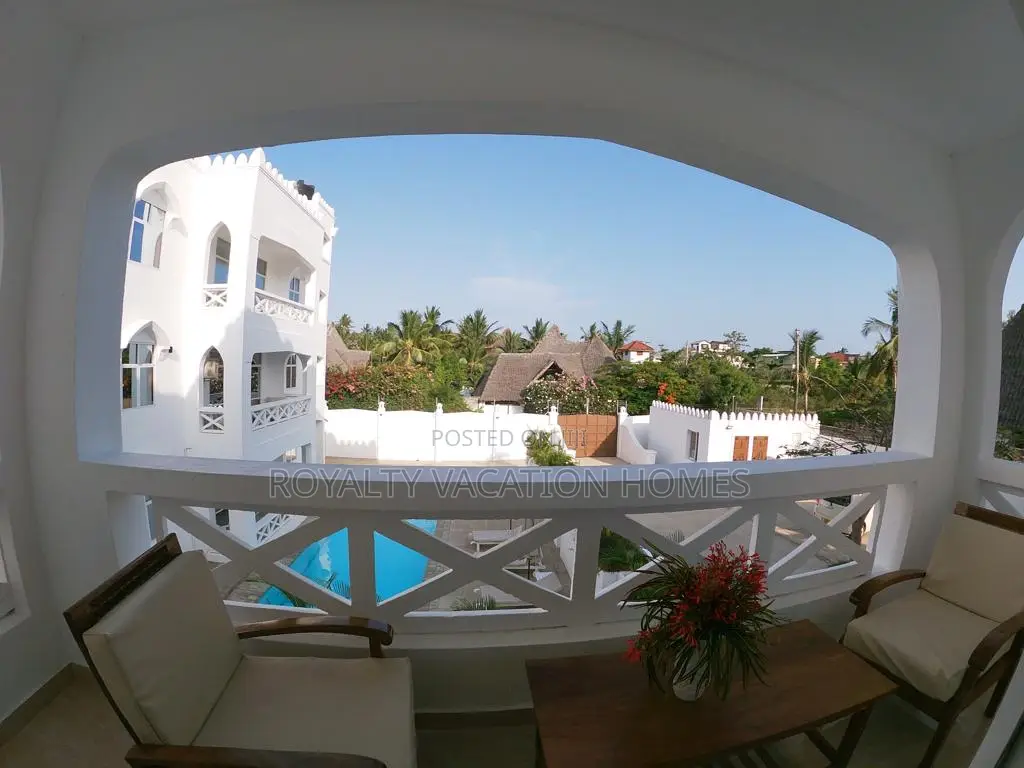 4 Bedroom Private Villa in Diani Beach With Swimming Pool.
