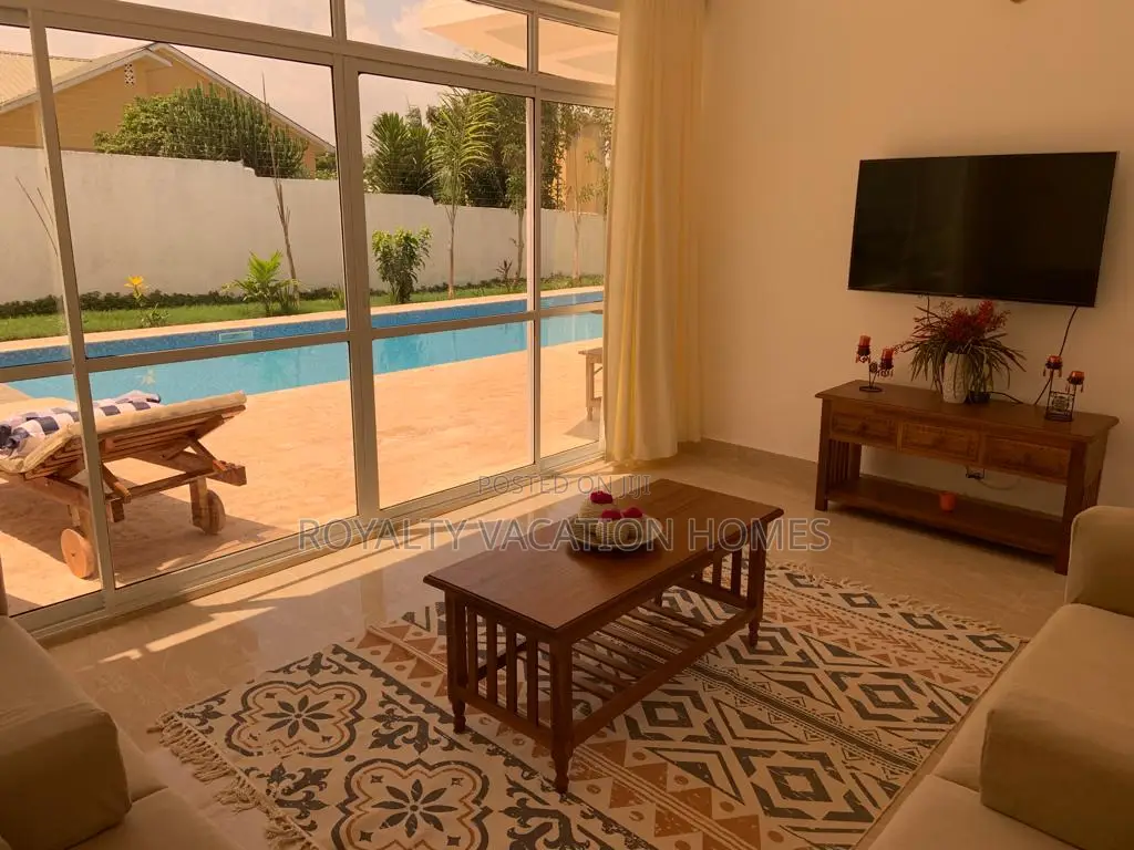 4 Bedroom Private Villa in Diani Beach With Swimming Pool.