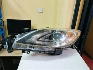 Headlight Mazda Axela 2012 Xenon