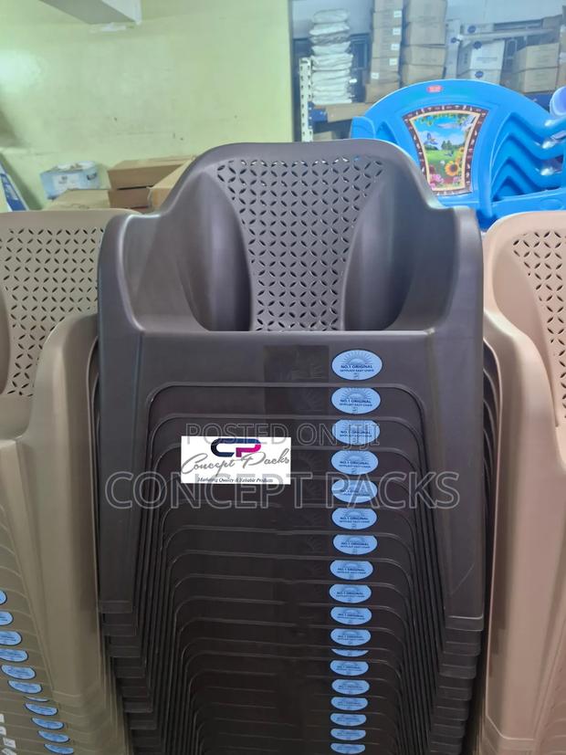 Easy Dark Brown Plastic Heavy Duty Chairs - main view
