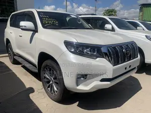 Toyota Land Cruiser Prado 2.8 2017 Off white