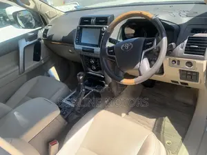 Toyota Land Cruiser Prado 2.8 2017 Off white