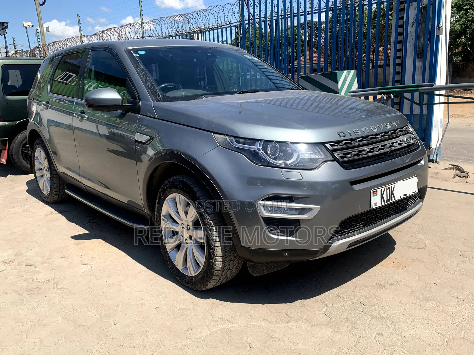 Land Rover Discovery HSE Luxury 4x4 2017 Gray