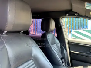 Land Rover Discovery HSE Luxury 4x4 2017 Gray
