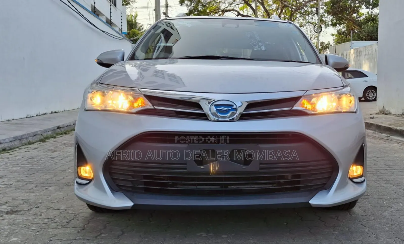 Toyota Corolla Fielder 1.5 Hybrid FWD 2018 Silver