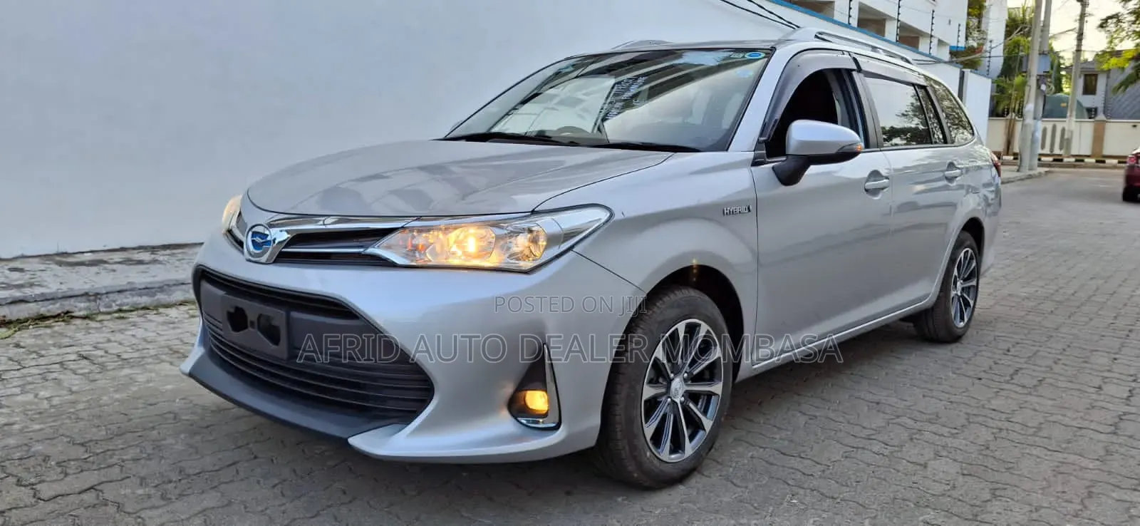 Toyota Corolla Fielder 1.5 Hybrid FWD 2018 Silver
