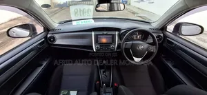 Toyota Corolla Fielder 1.5 Hybrid FWD 2018 Silver