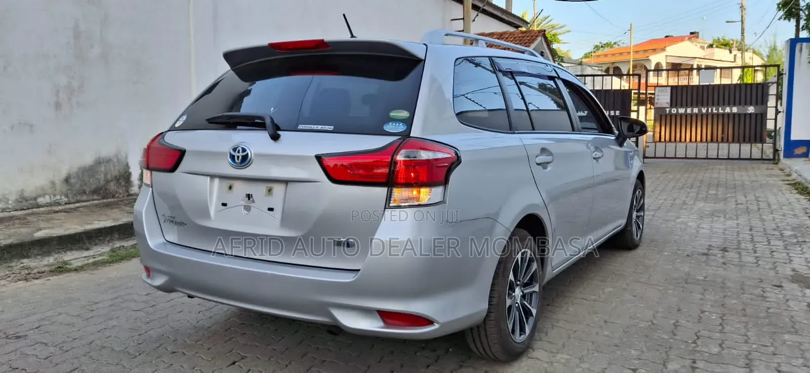 Toyota Corolla Fielder 1.5 Hybrid FWD 2018 Silver