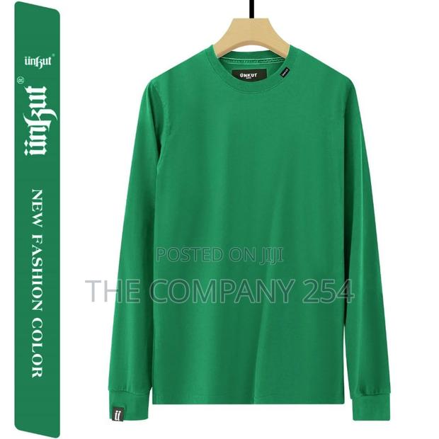 Sweatshirts Restocked Size M to 3xl - thumbnail 4