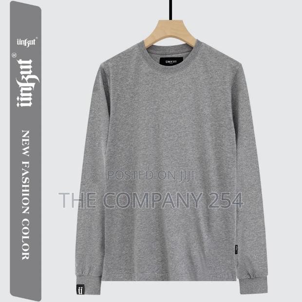 Sweatshirts Restocked Size M to 3xl - thumbnail 10