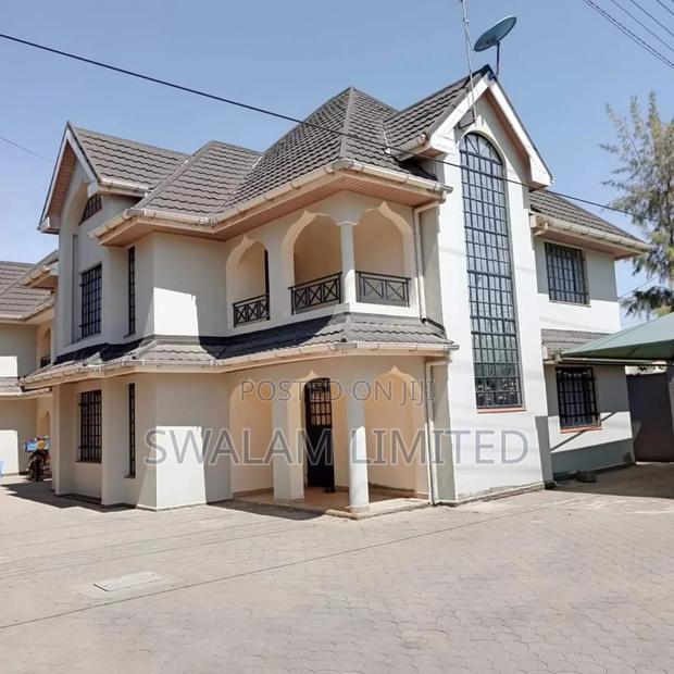 5bdrm Mansion in Muigai, Kitengela for rent