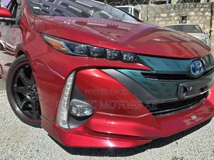 Toyota Prius Four Touring 2018 Red