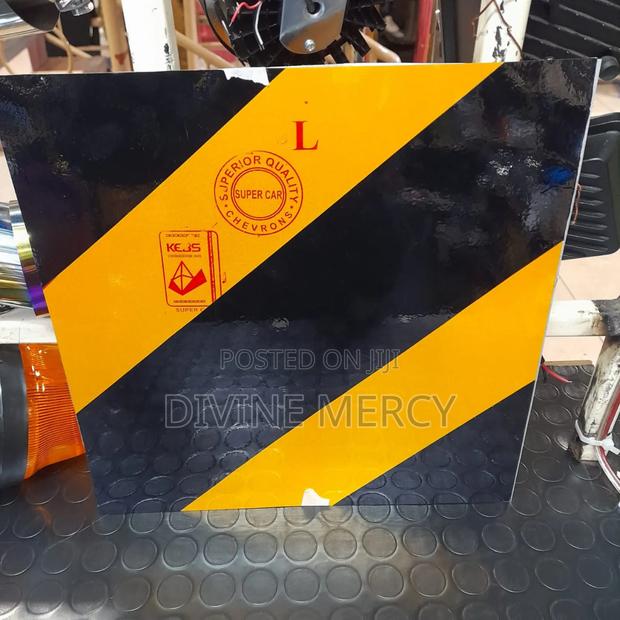 Chevron Black / Yellow Refrectors - main view