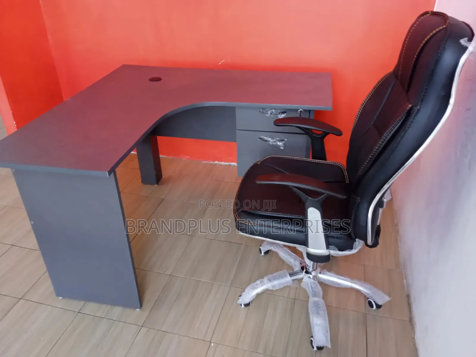 Grey L Shaped Desk With Executive Leather Chair