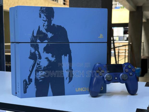 Ps4 Standard With 8 Games - main view