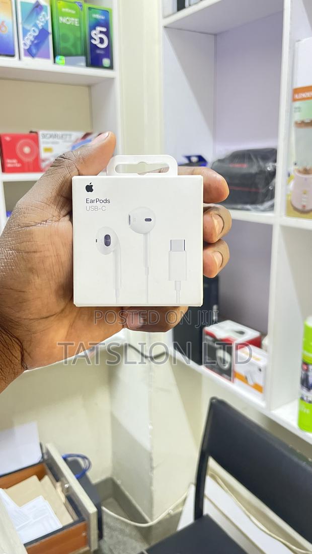 Apple iPhone 16, 16 Pro and 16 Pro Max Wired Earphones - main view