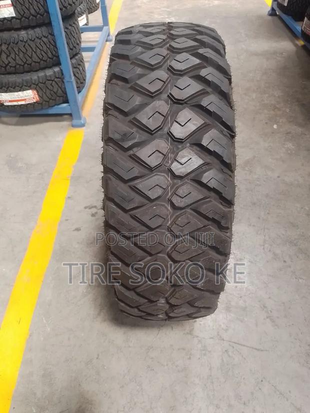 40X13.50R17 Razr Mt772