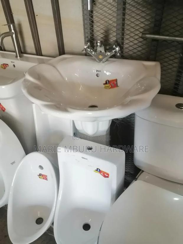 Hand Wash Basin Orient With Flowers