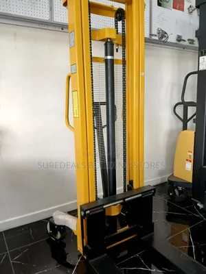 2-Ton Stacker With 1600mm Lift Height