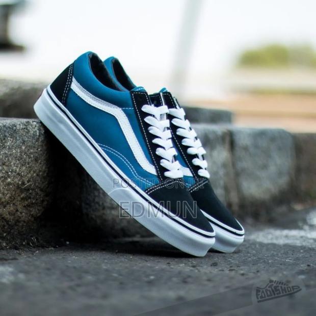 Blue Skater Vans - main view