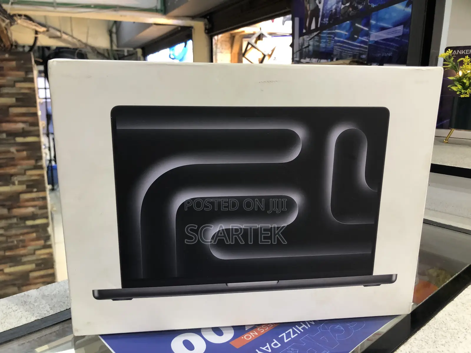 New Laptop Apple MacBook Pro 18GB Apple M3 Pro SSD 512GB