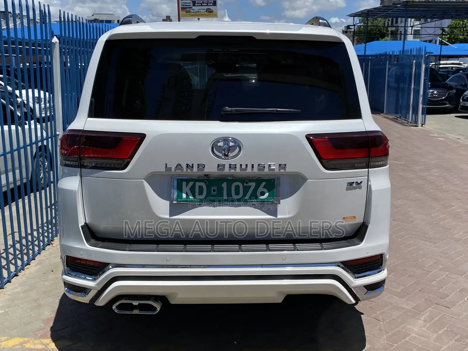 Toyota Land Cruiser 2022 Off white