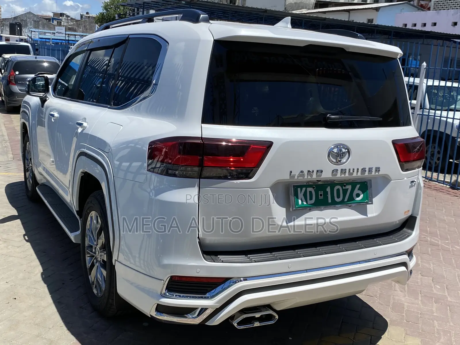 Toyota Land Cruiser 2022 Off white