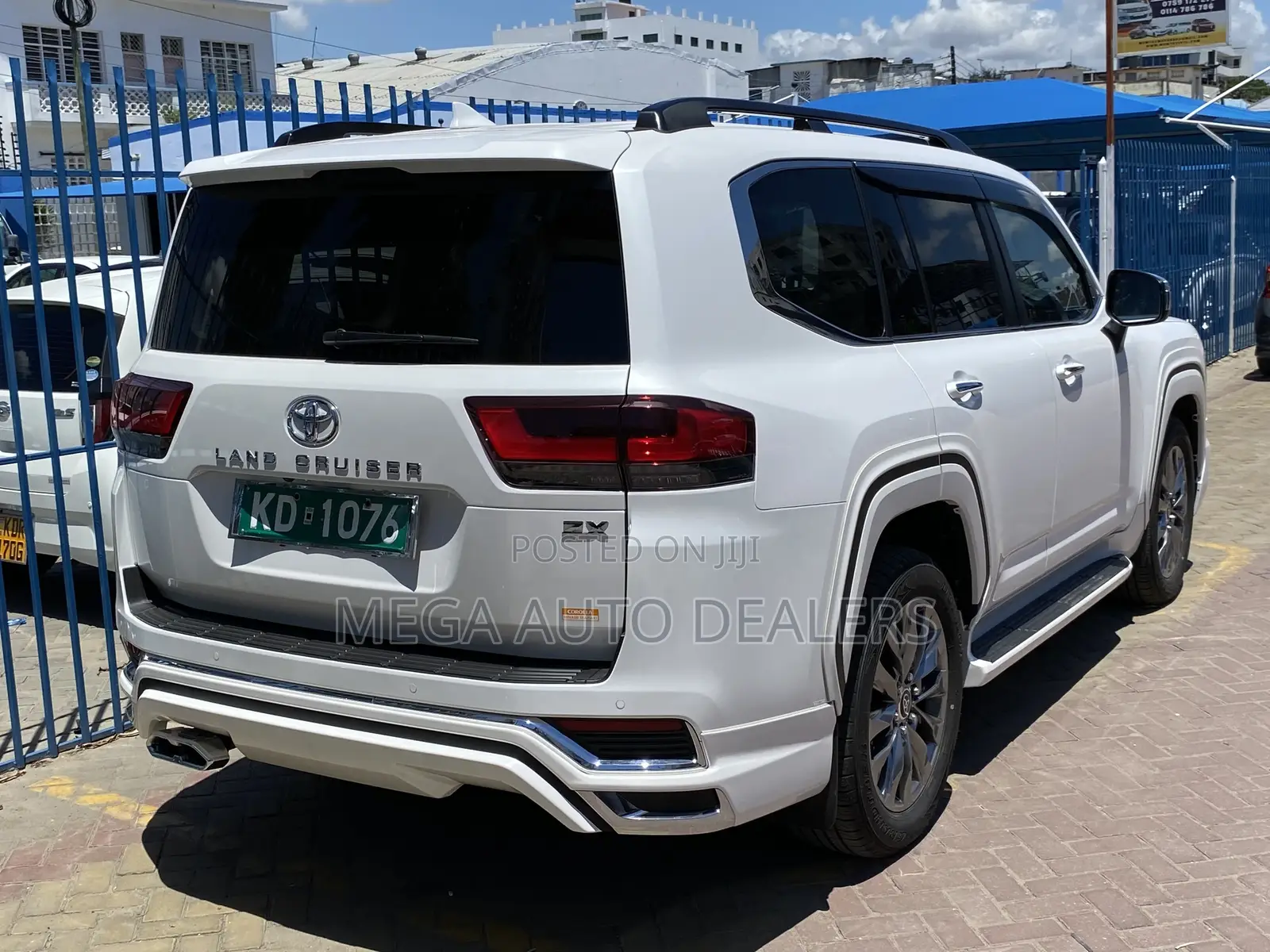 Toyota Land Cruiser 2022 Off white