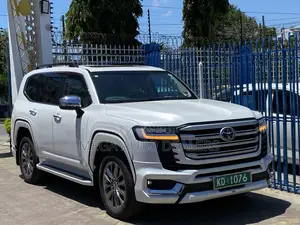Toyota Land Cruiser 2022 Off white