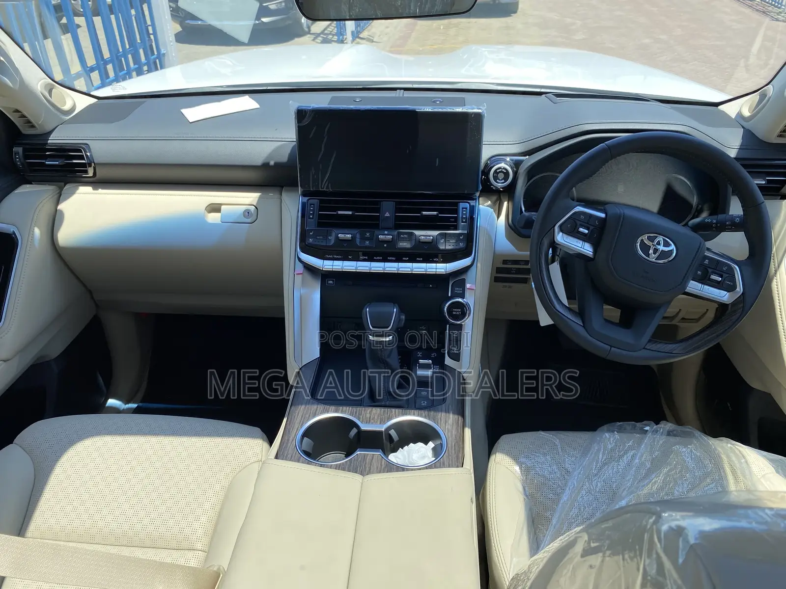 Toyota Land Cruiser 2022 Off white