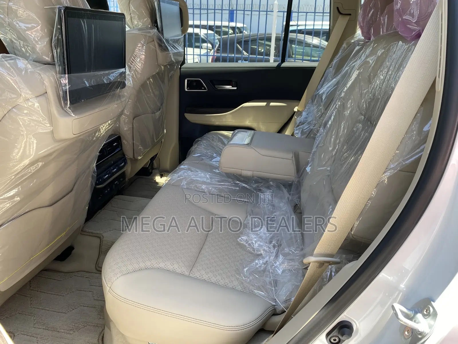 Toyota Land Cruiser 2022 Off white