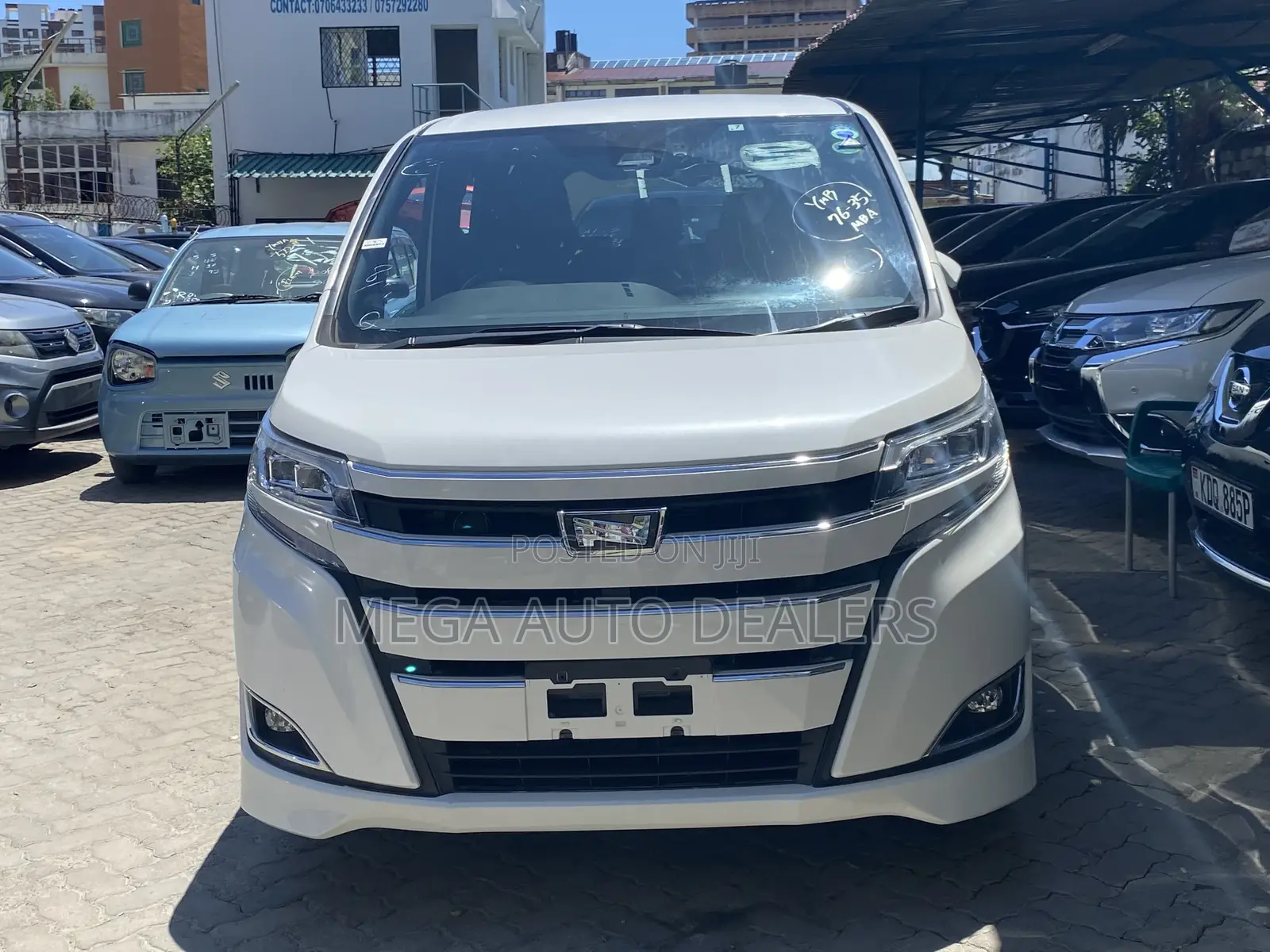 Toyota Noah 2018 White