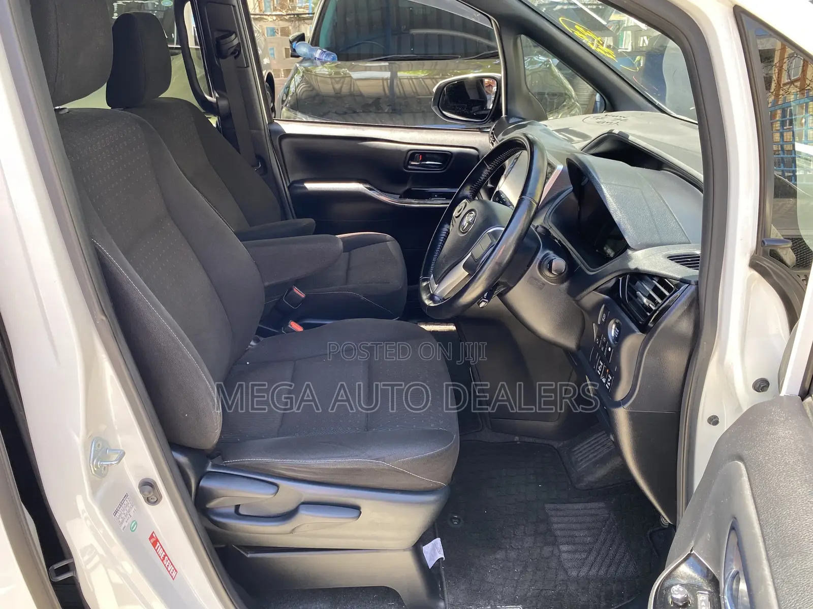 Toyota Noah 2018 White