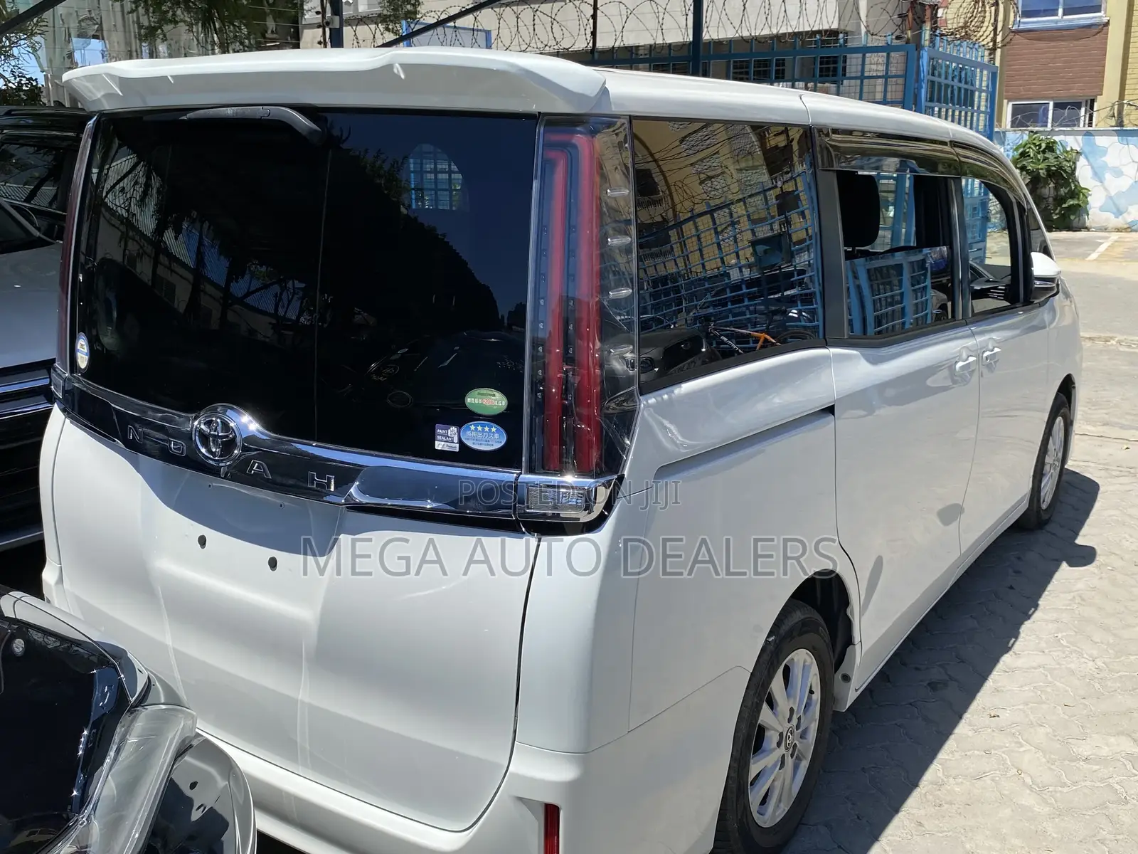 Toyota Noah 2018 White