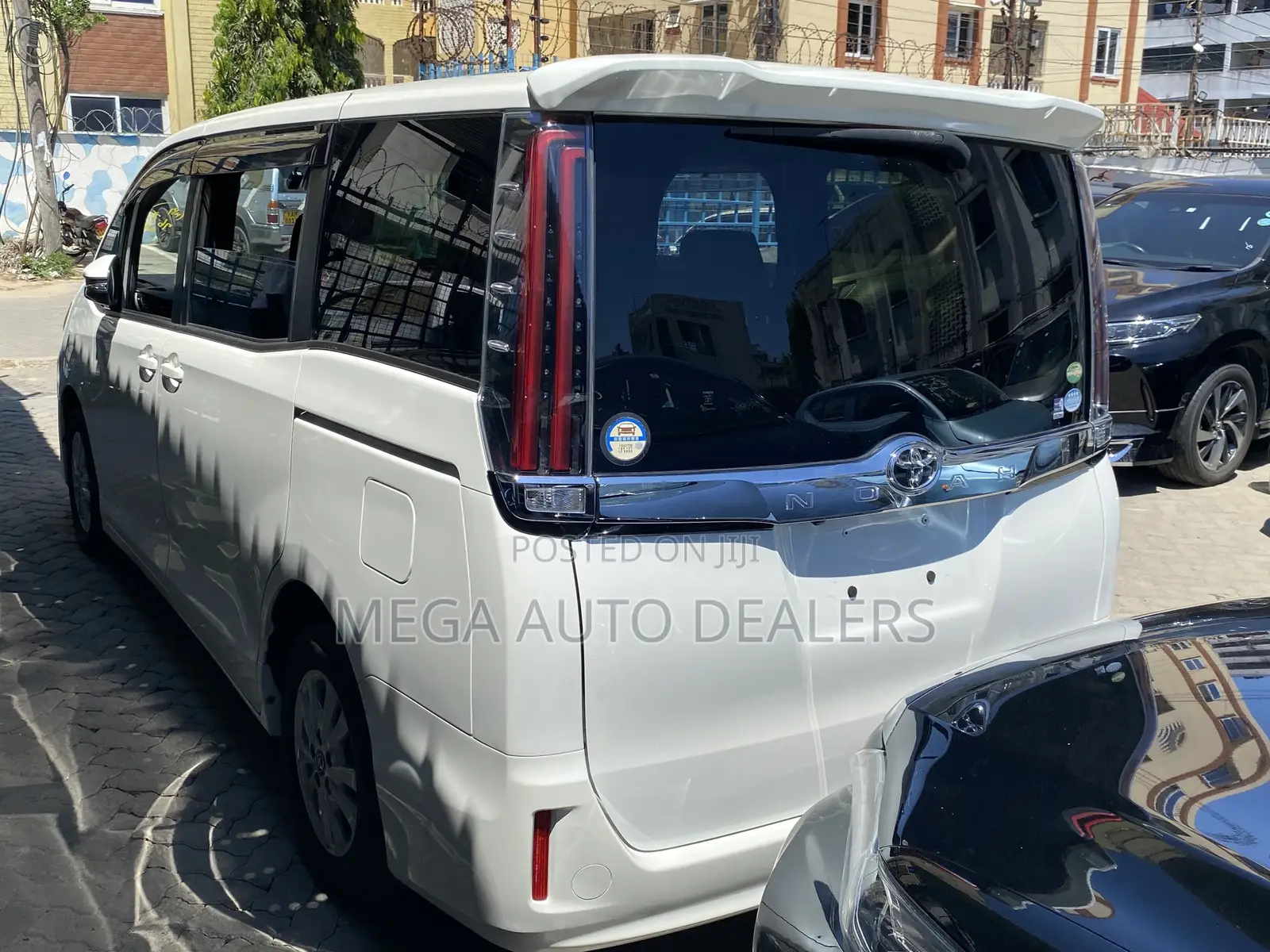 Toyota Noah 2018 White