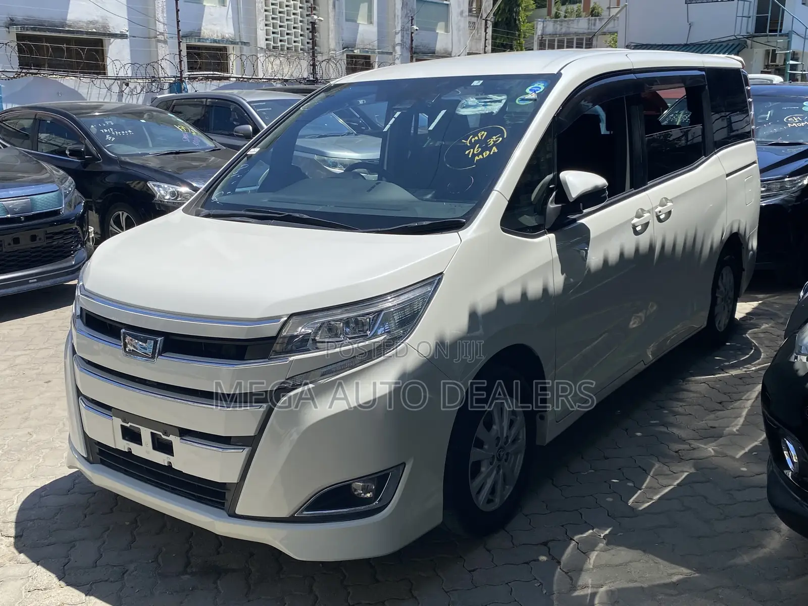 Toyota Noah 2018 White
