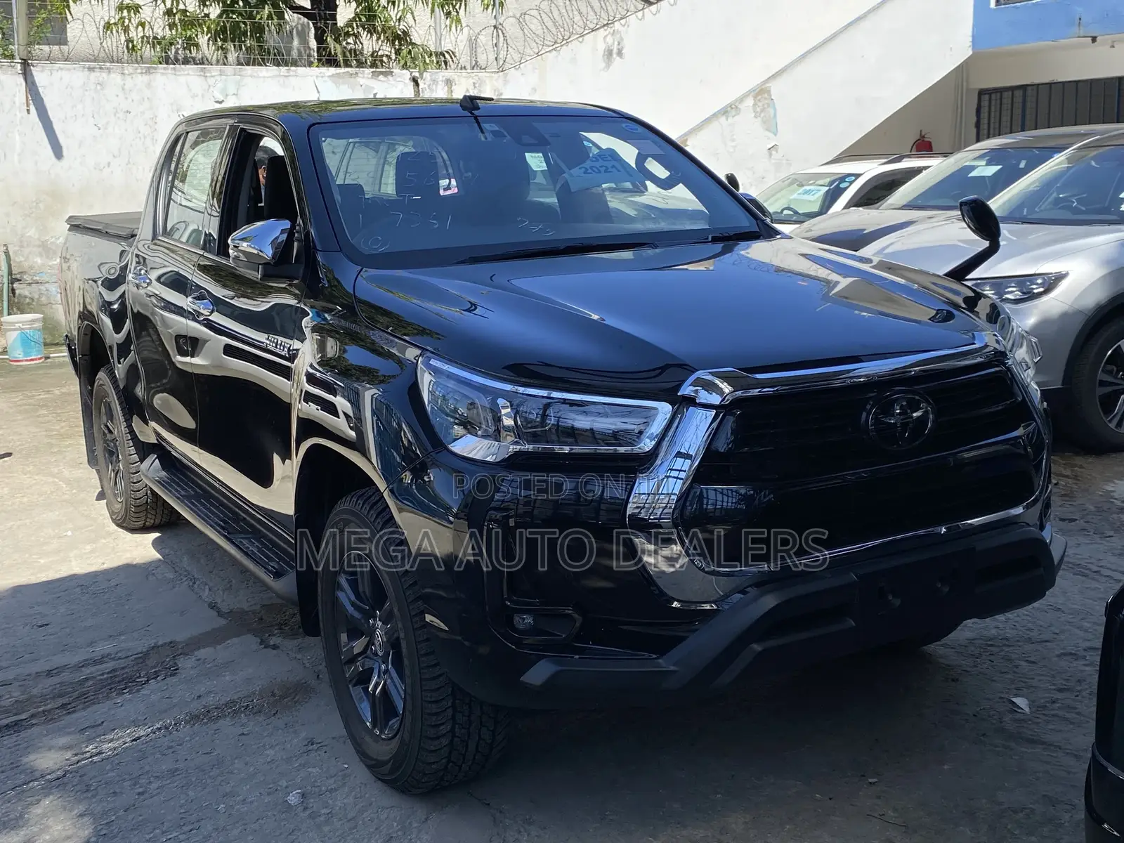 Toyota Hilux 2021 Black