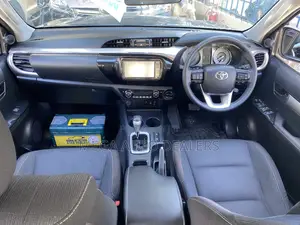 Toyota Hilux 2021 Black