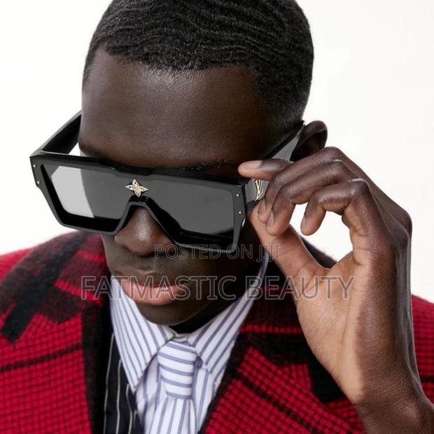 Unisex Louis Vuitton Shades - main view