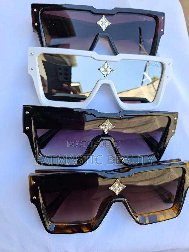 Unisex Louis Vuitton Shades - thumbnail 2