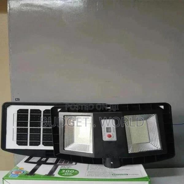 300 Watts Double Sided Solar Street Light With Darkness And