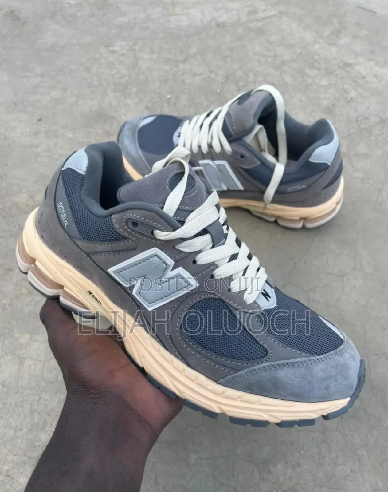 New Balance 2002 R