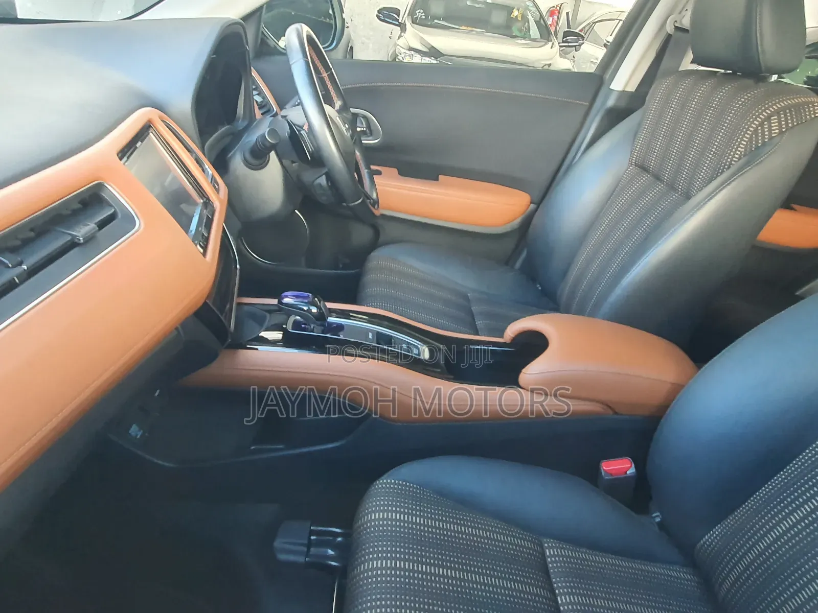 Honda Vezel 2017 Gold