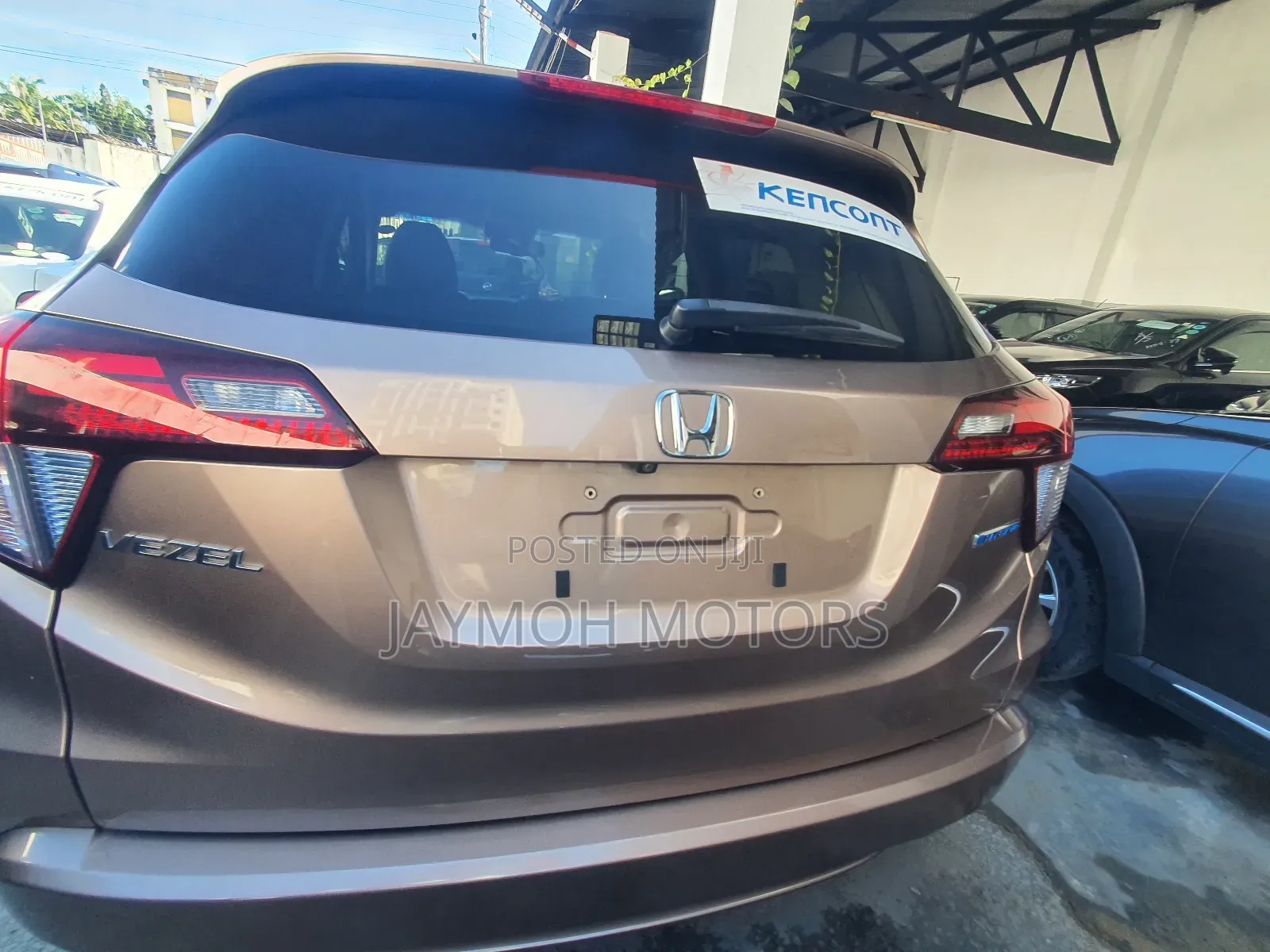 Honda Vezel 2017 Gold