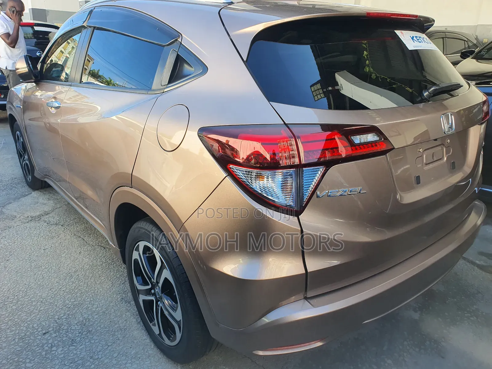Honda Vezel 2017 Gold