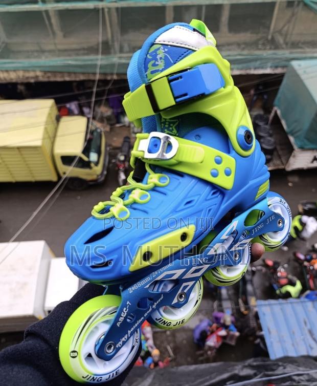 Professional Roller Skate With a Pop of Color - main view