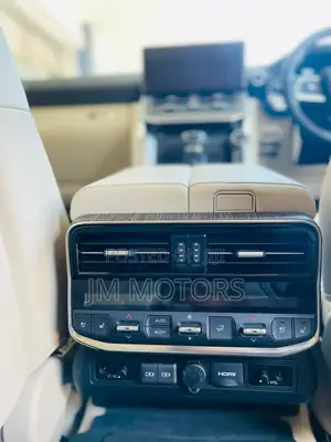 Toyota Land Cruiser 2022 White