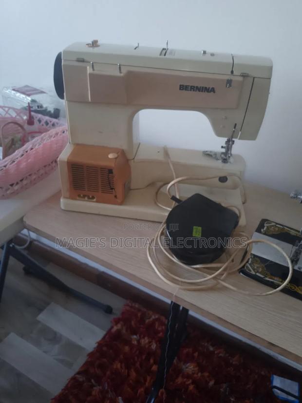 Durable Bernina Sewing Machine - main view