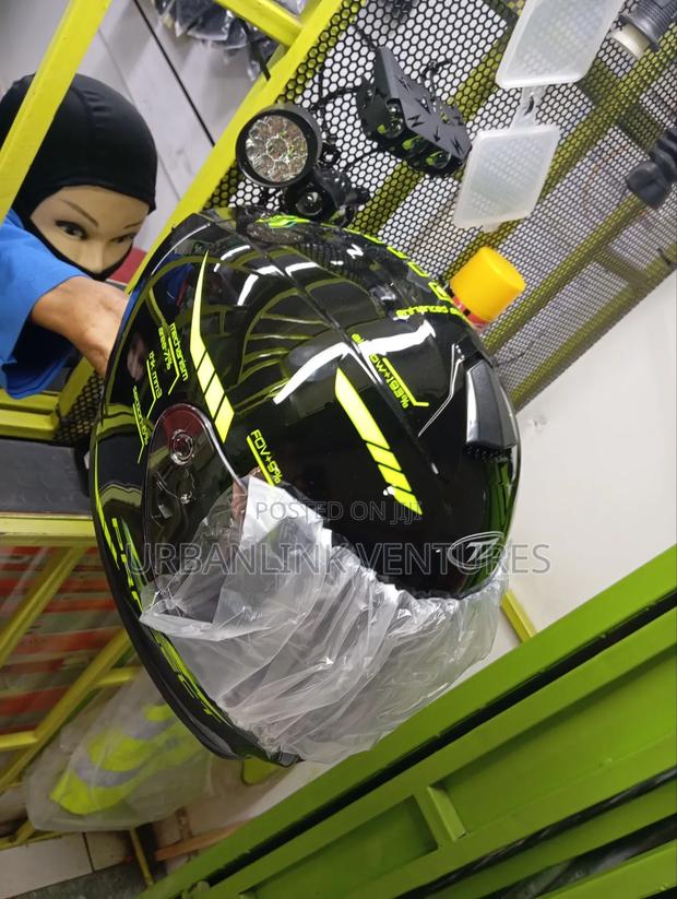 Motorbike Helmet - thumbnail 3