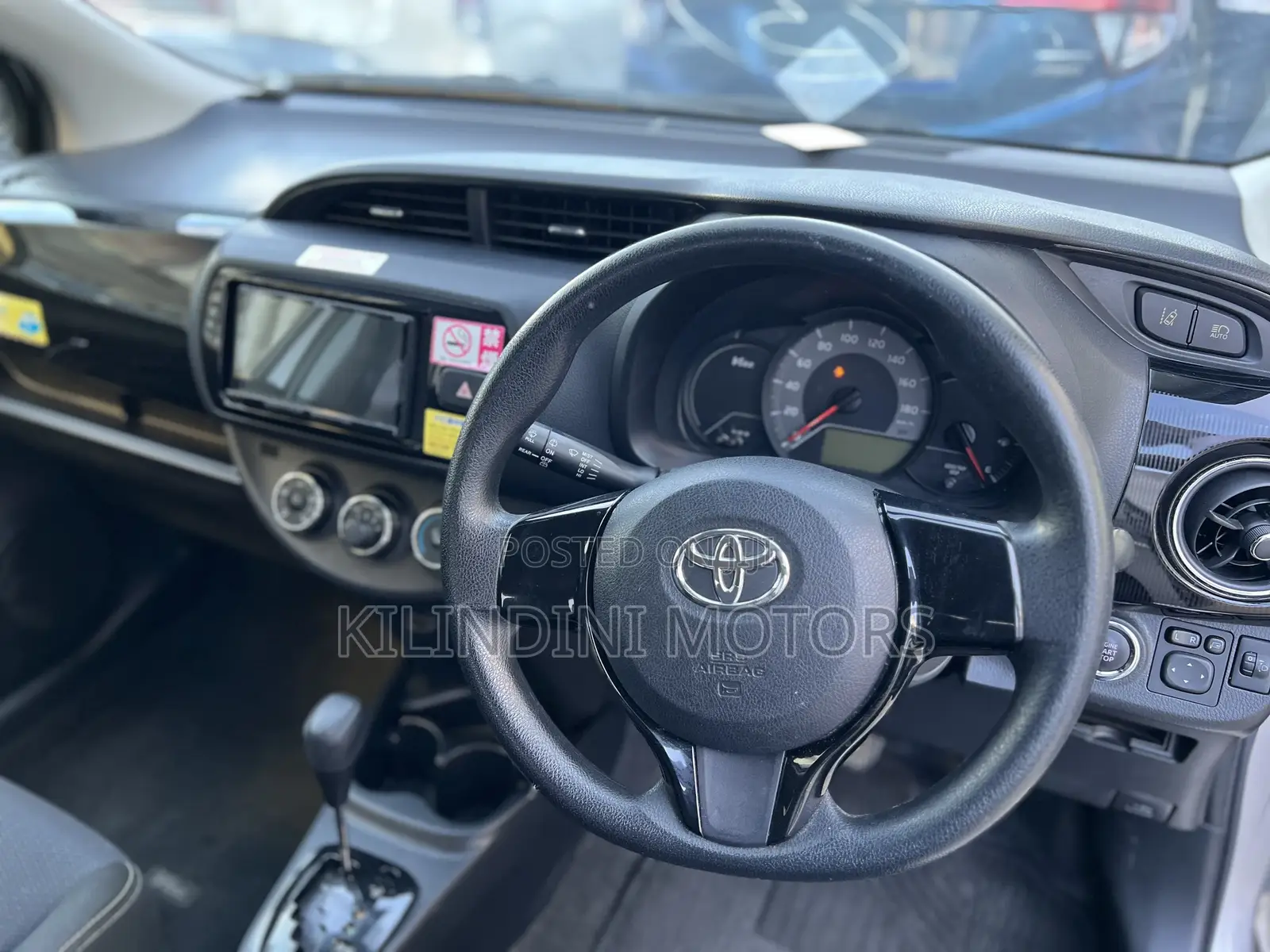 Toyota Vitz 2018 Silver